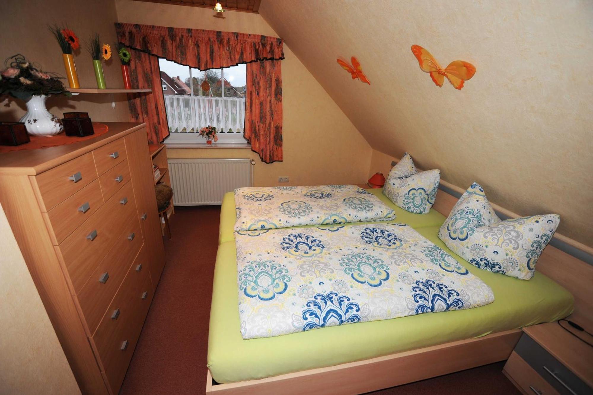 Ferienwohnung Brentano_ 65230 Moormerland Exteriör bild