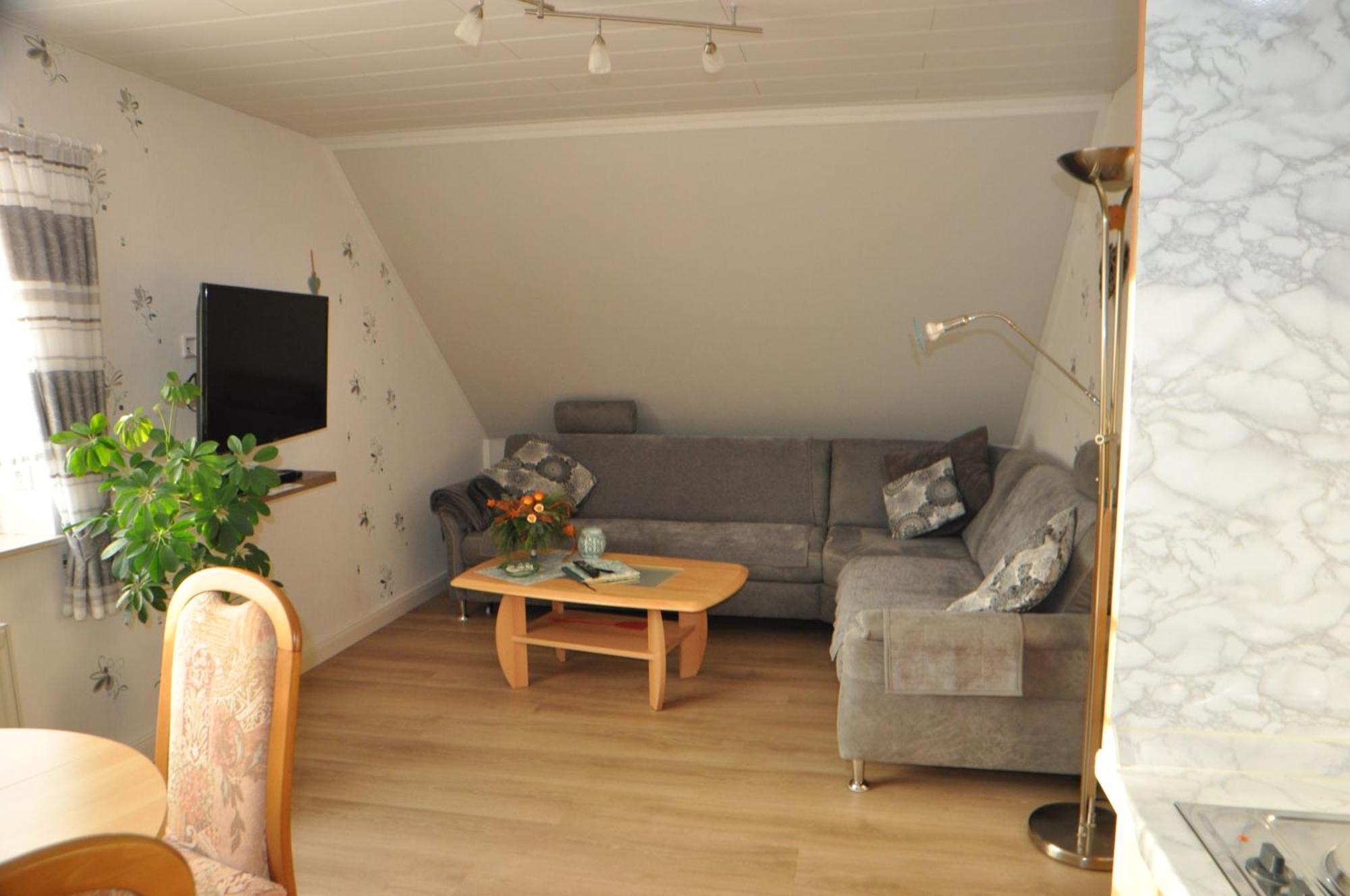 Ferienwohnung Brentano_ 65230 Moormerland Exteriör bild